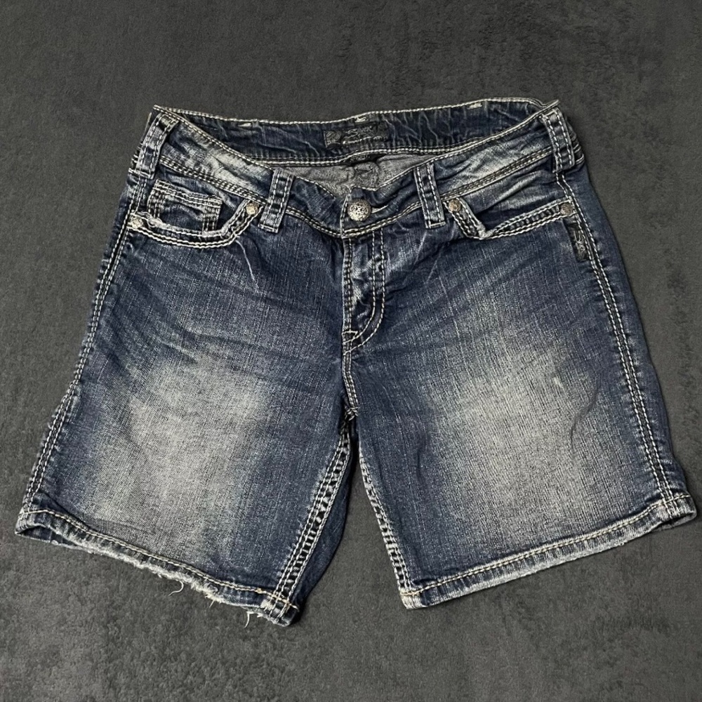 Silver Womans SZ 31 US 12 Suki Flap Pocket Bermuda Medium Wash Denim Jean Shorts